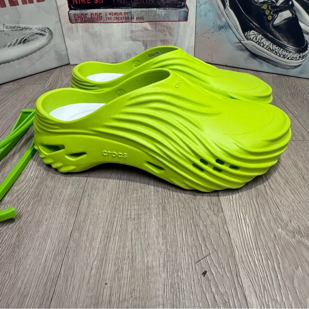 Crocs Echo Wave Lime Punch Volt Men Size 8, 9, 10, 11, 12 New Sandals Slipper - Picture 2 of 11